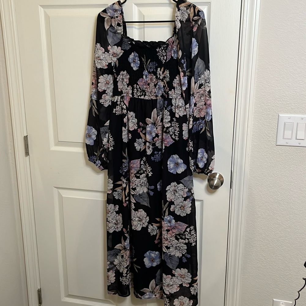 Floral print square neck smocked midi dress